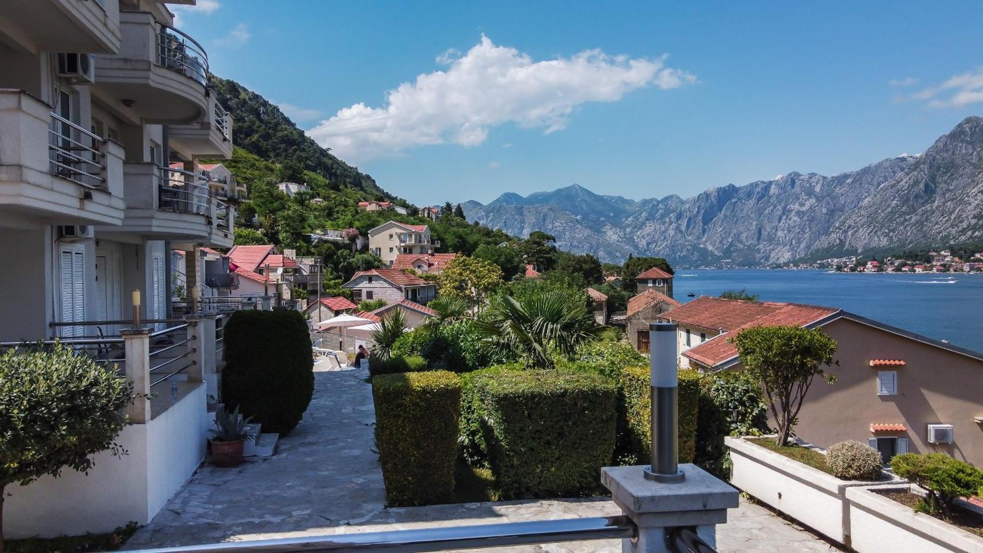 Chillout Apartment In Kotor Bay Dış mekan fotoğraf