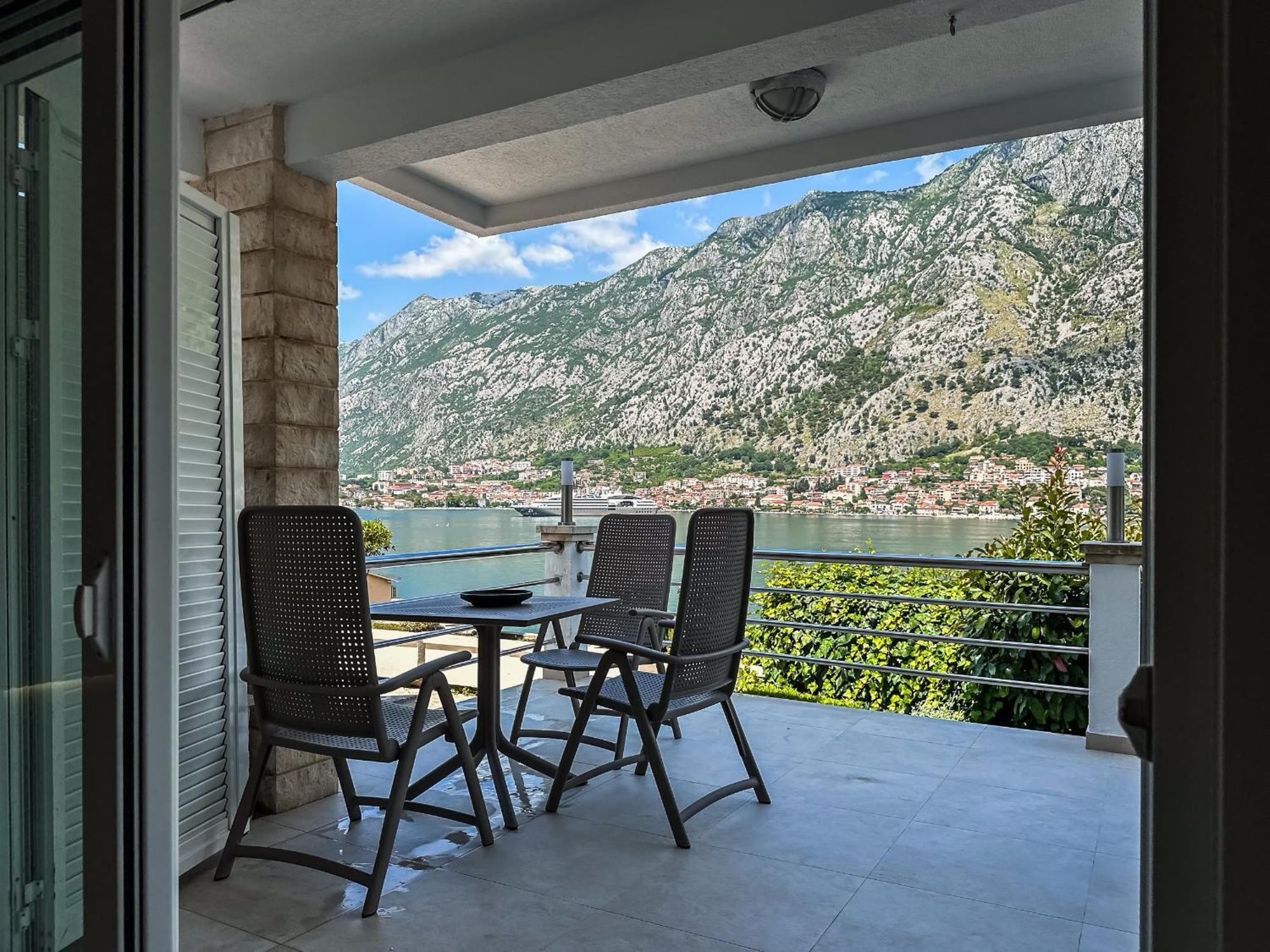 Chillout Apartment In Kotor Bay Dış mekan fotoğraf