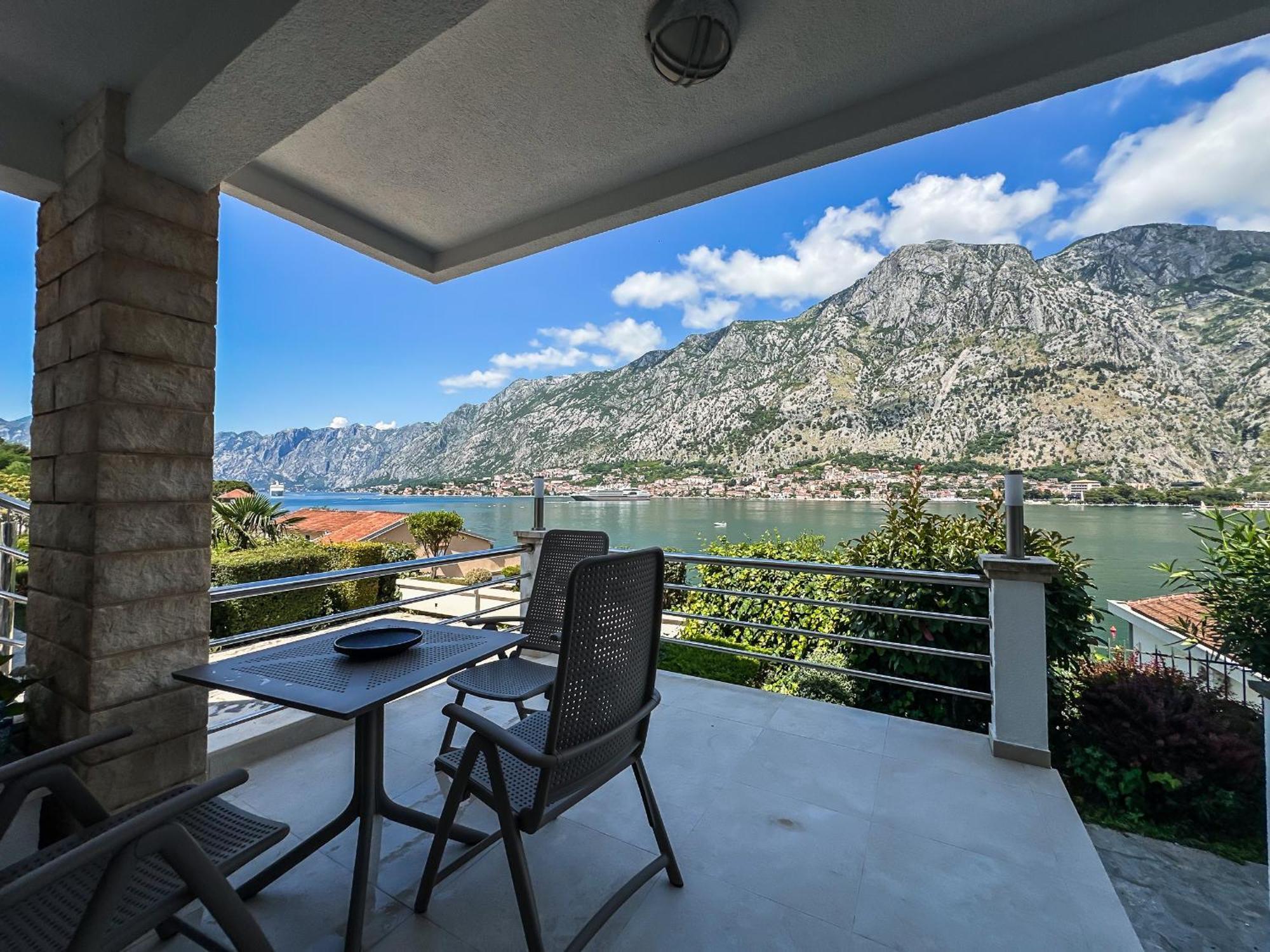 Chillout Apartment In Kotor Bay Dış mekan fotoğraf